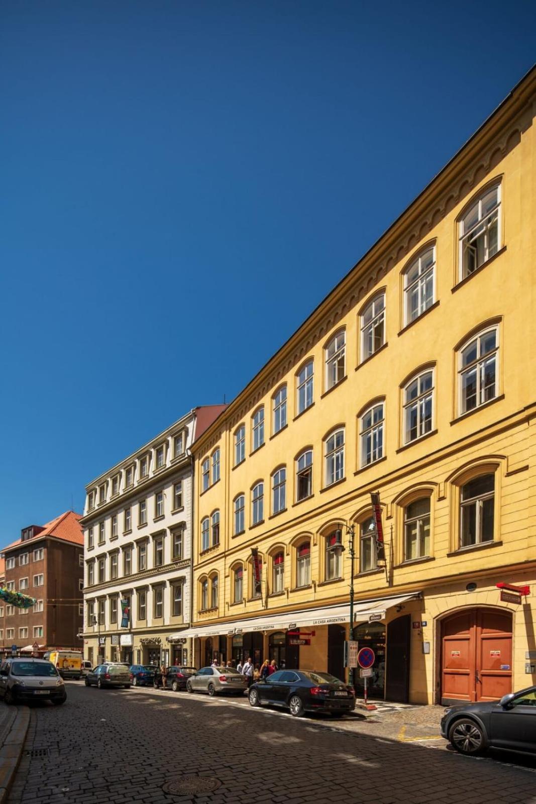 Quiet City Center Apartment In Hip & Foodie Area Praga Esterno foto