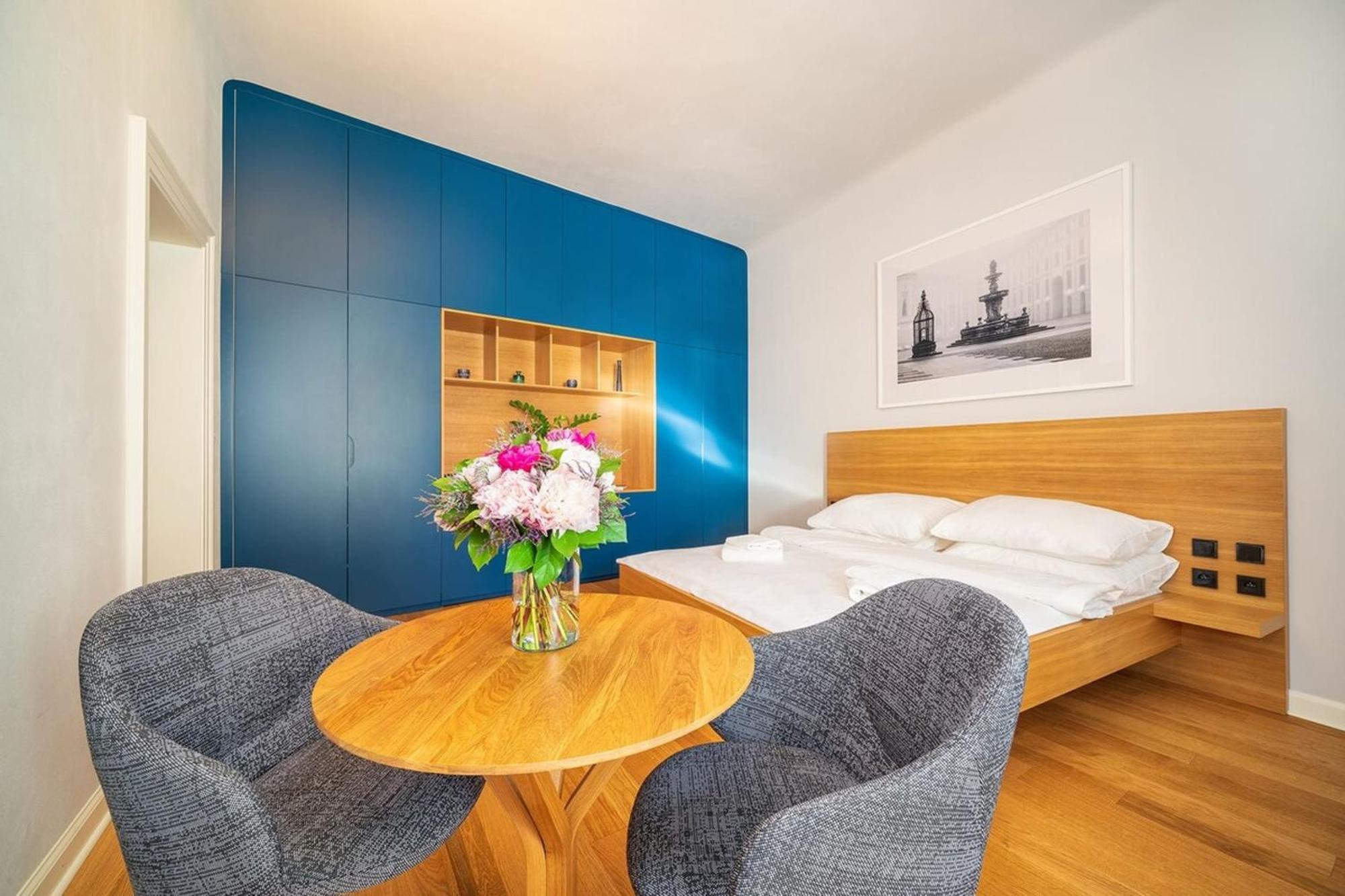Quiet City Center Apartment In Hip & Foodie Area Praga Esterno foto
